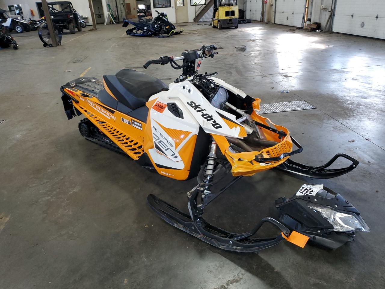 2017 Skidoo Renegade zu verkaufen in Ham Lake, MN - Front End