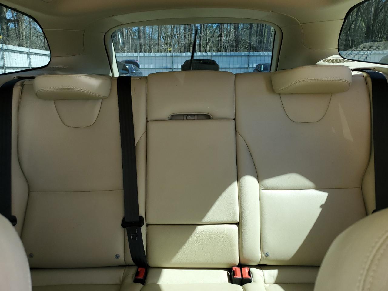 2015 Volvo XC60 - Image 10
