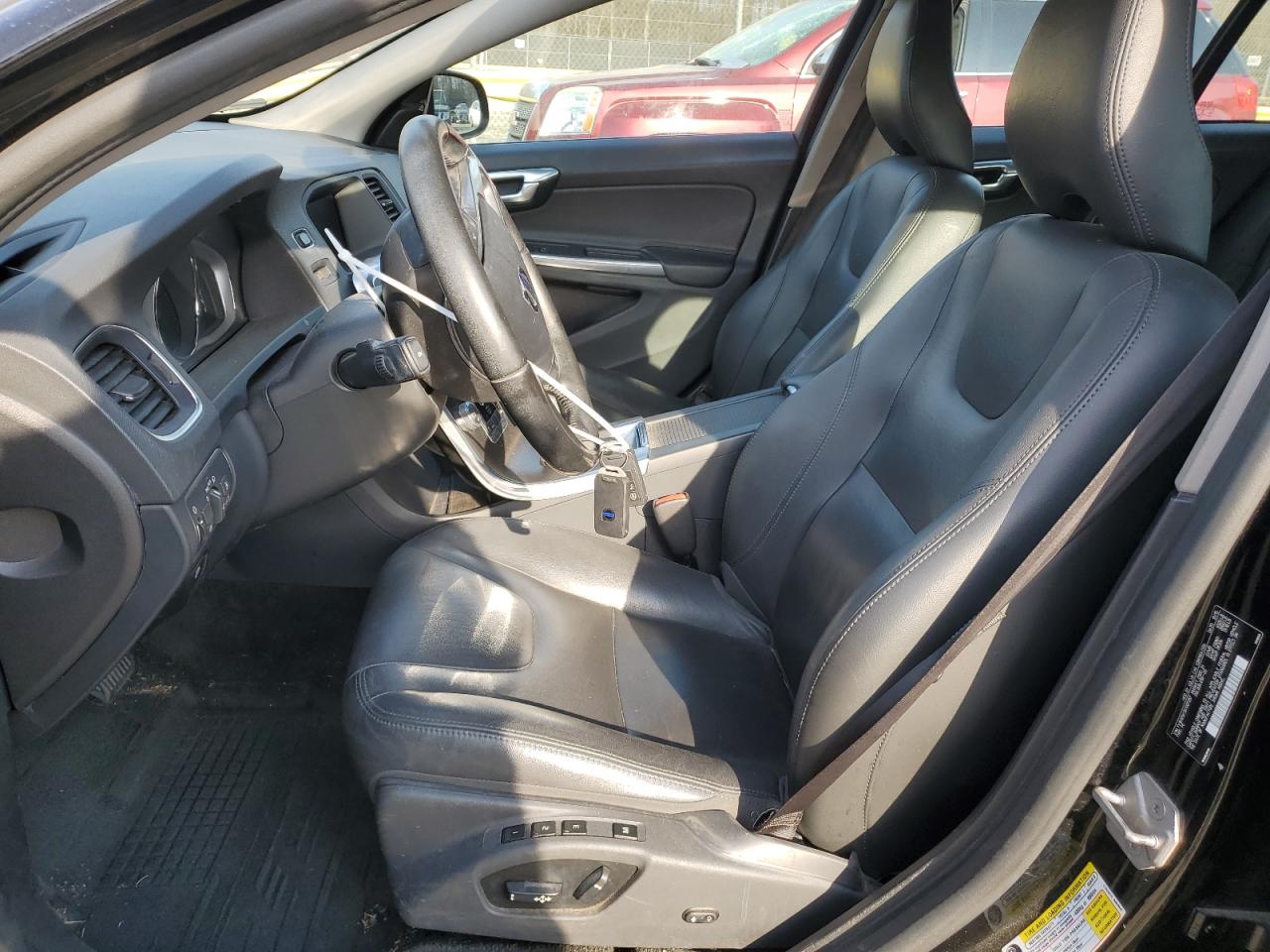 2016 Volvo V60 - Image 7