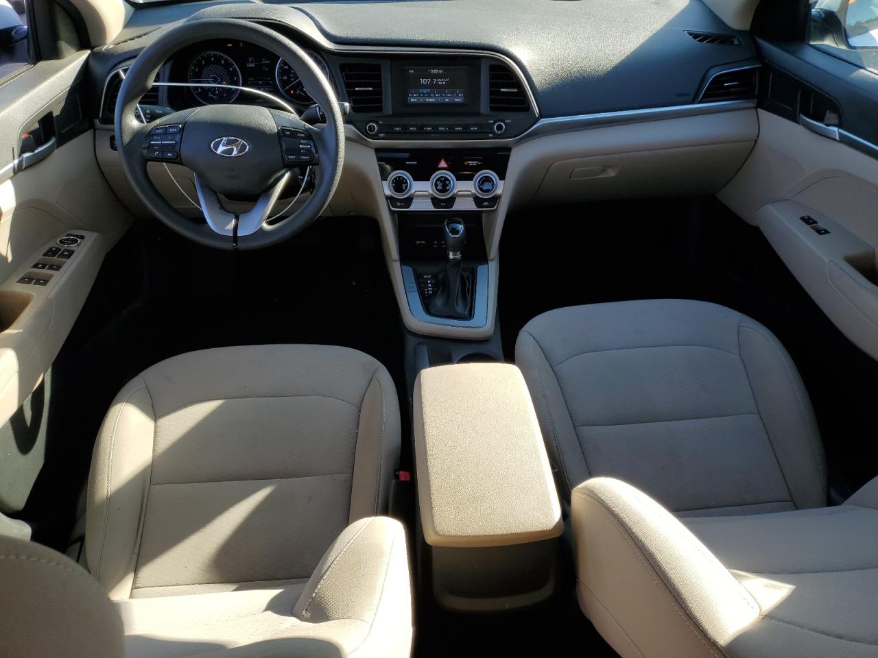 2019 Hyundai Elantra - Image 8