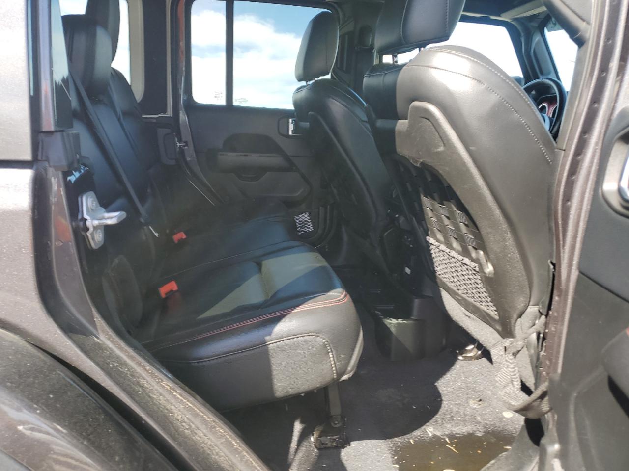 2018 Jeep Wrangler - Image 11