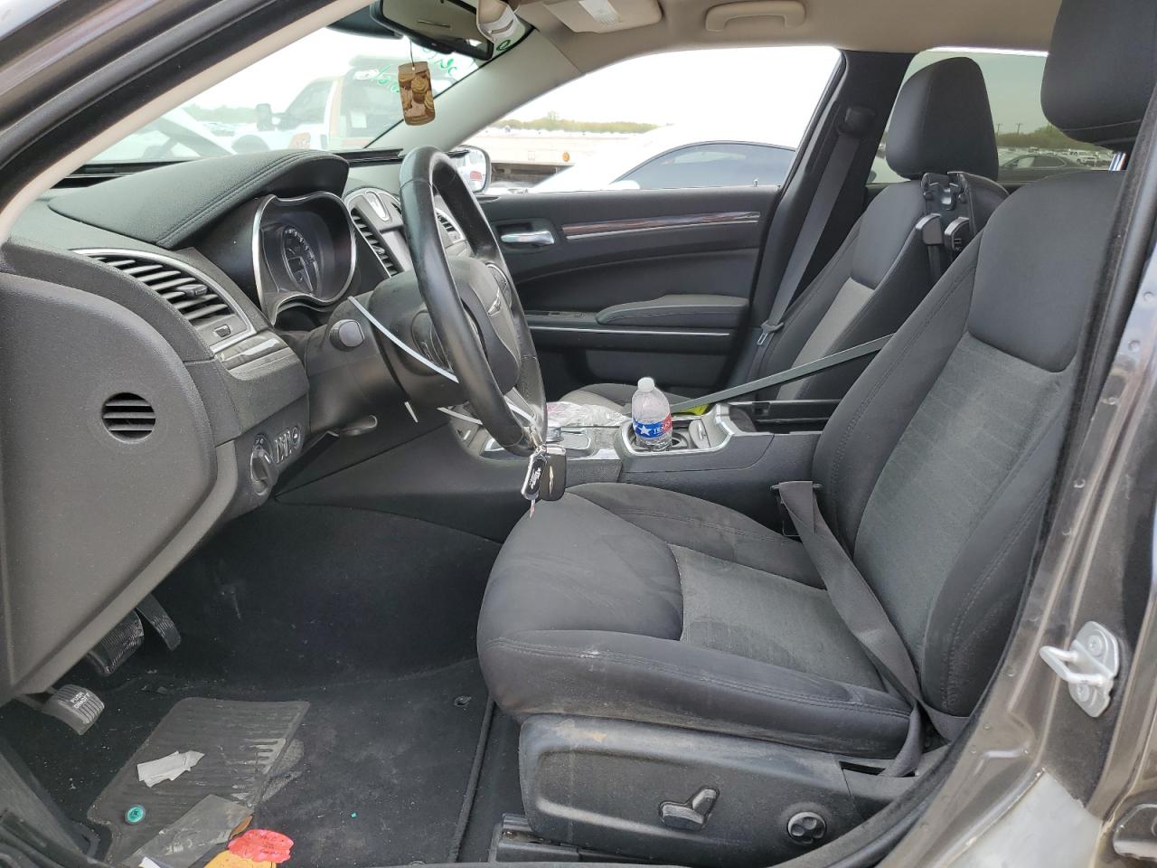 2019 Chrysler 300 - Image 7