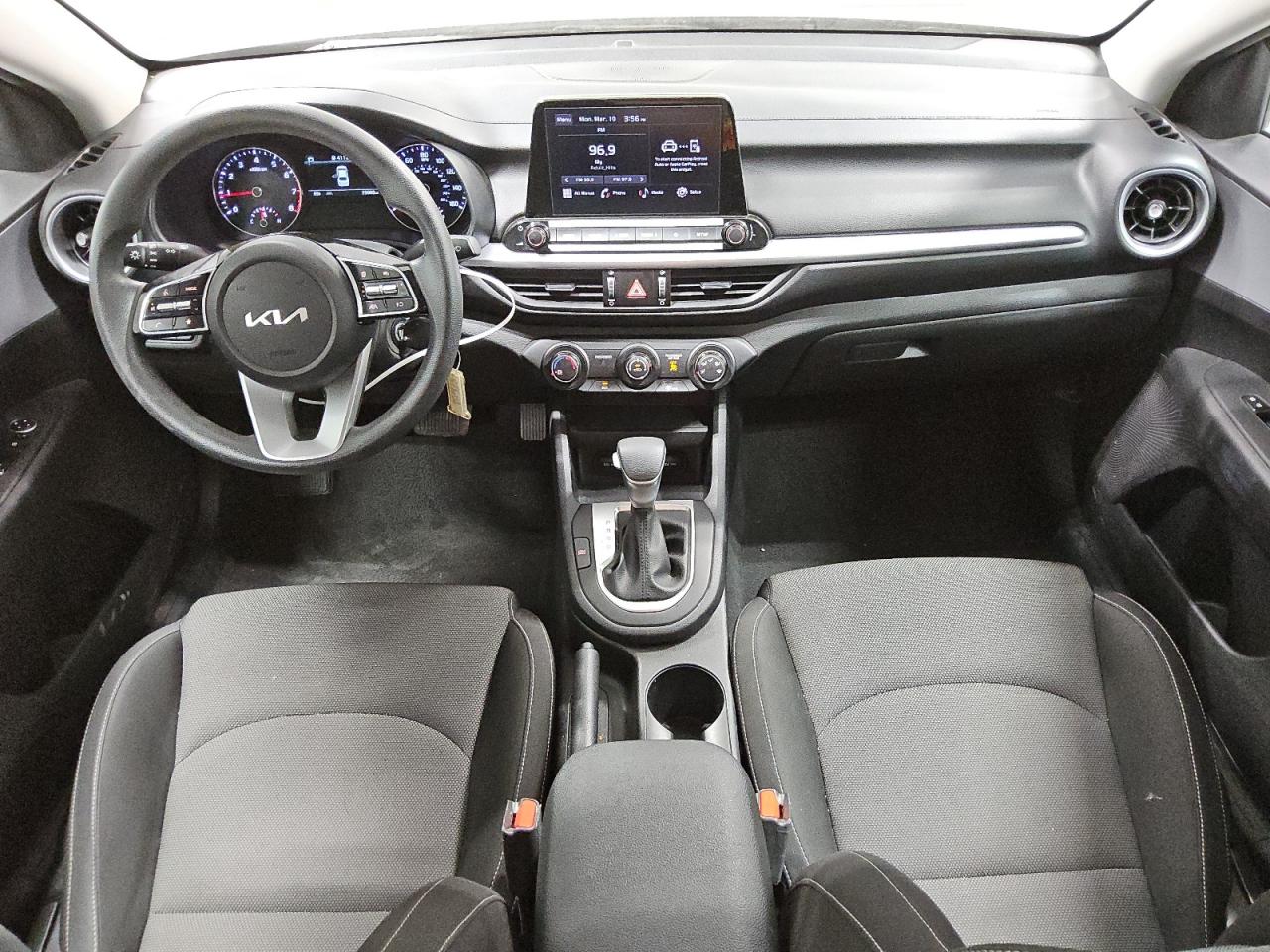 2023 Kia Forte - Image 8