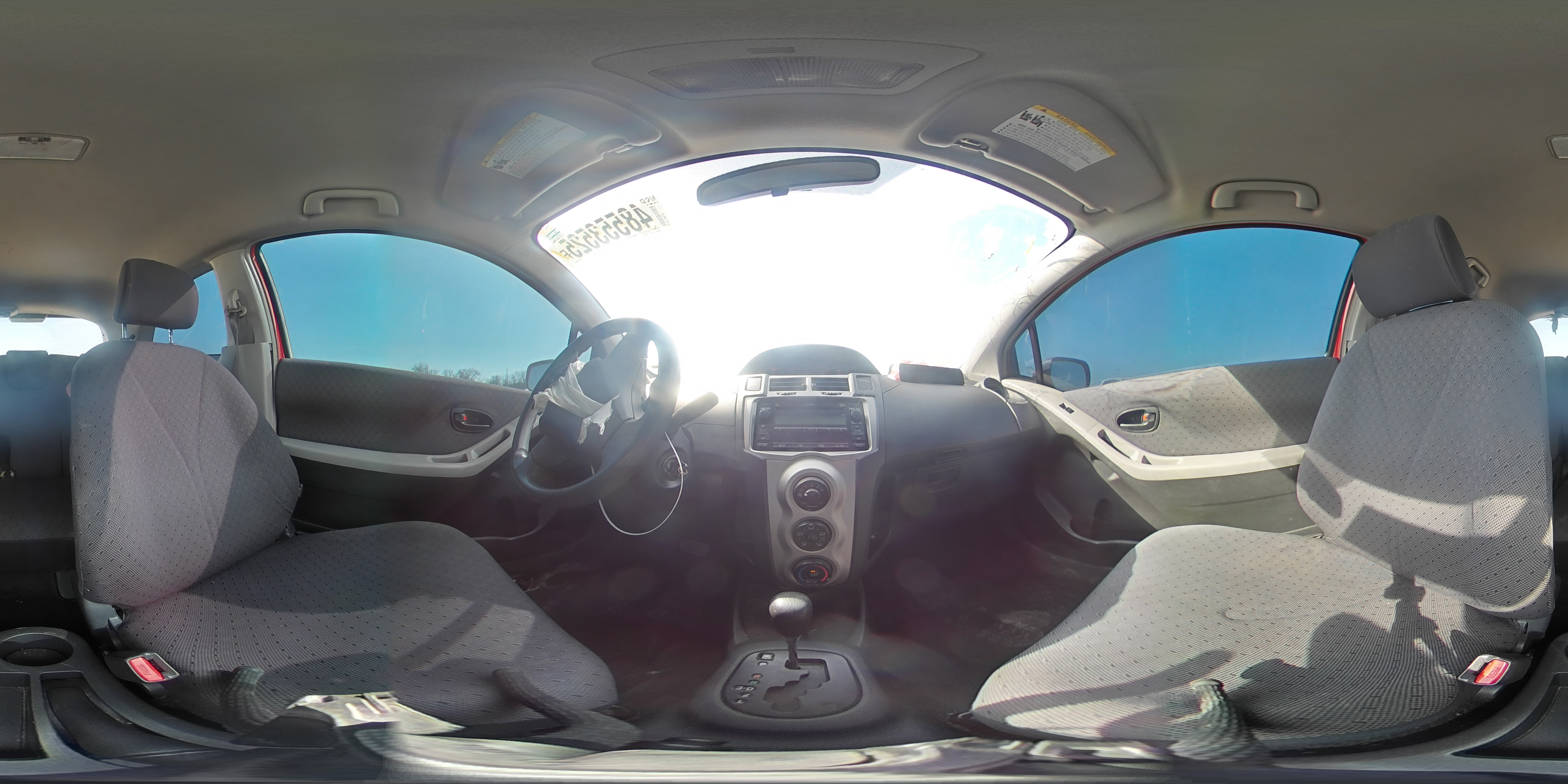 2009 Toyota Yaris - Image 13