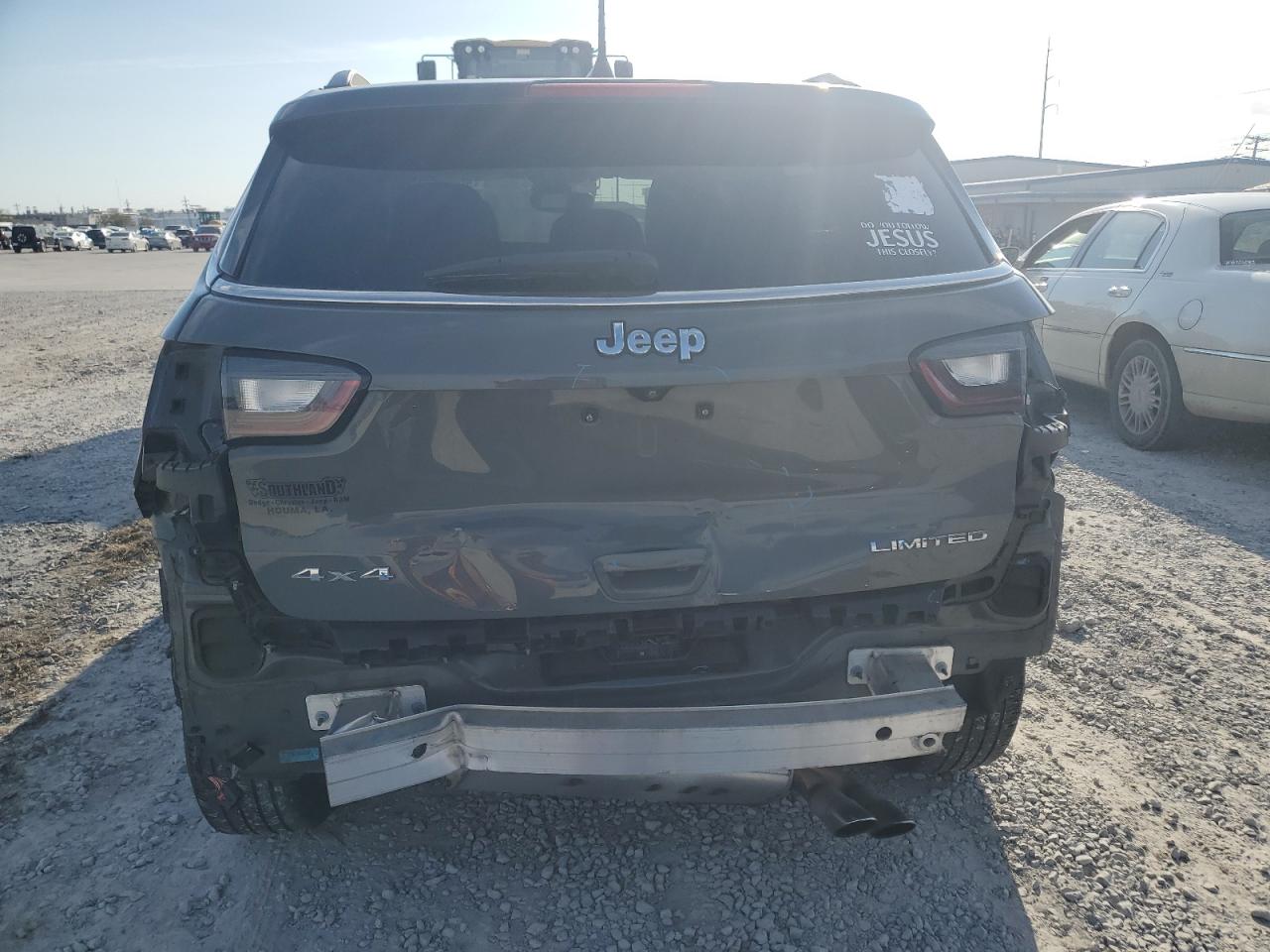 2022 Jeep Compass - Image 6