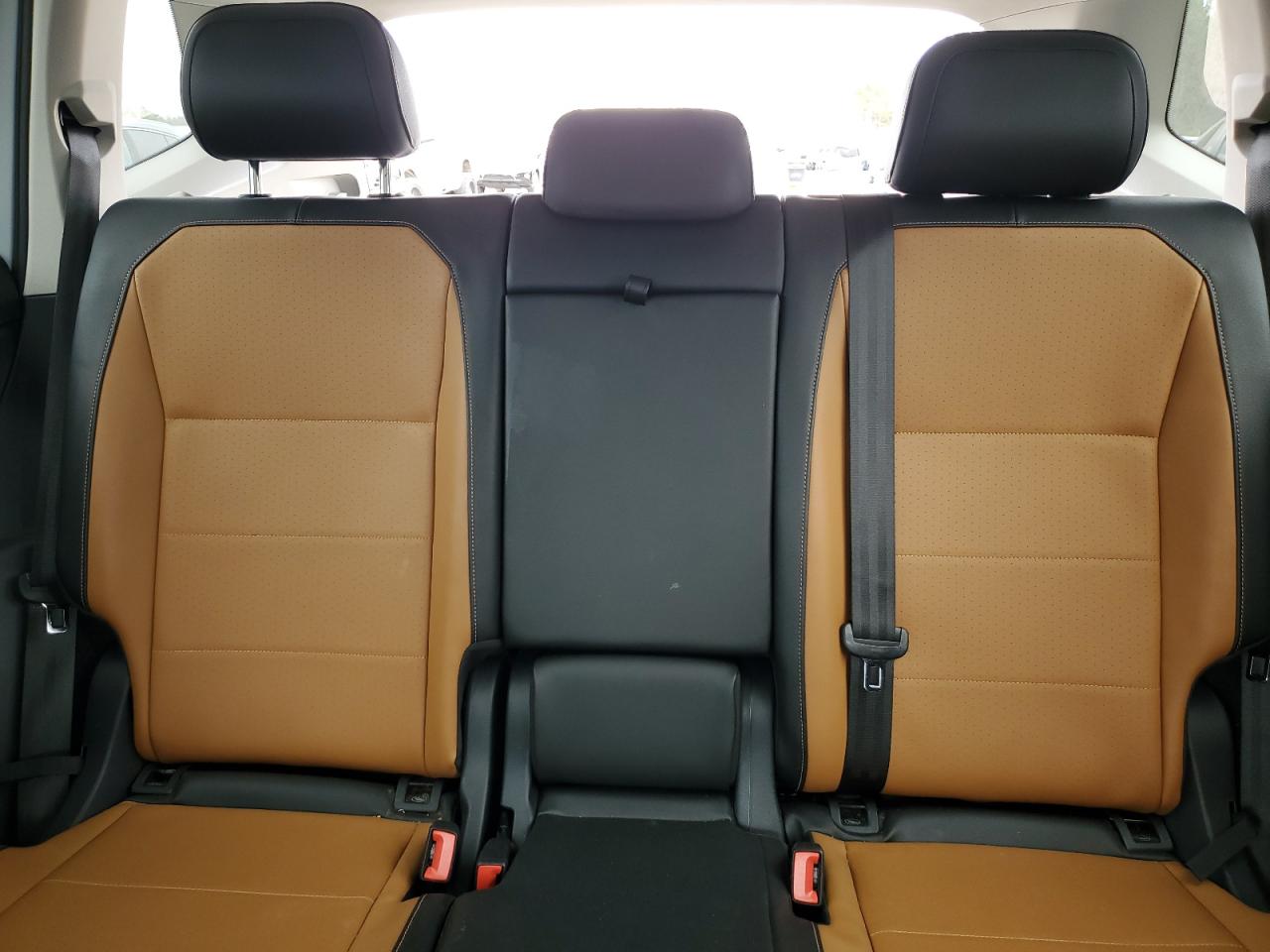 2018 Volkswagen Tiguan - Image 10