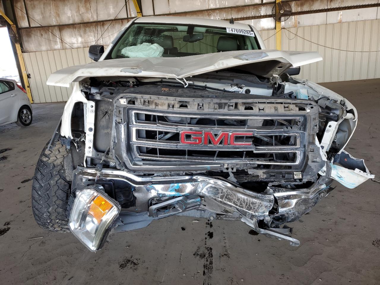 2014 GMC Sierra - Image 5