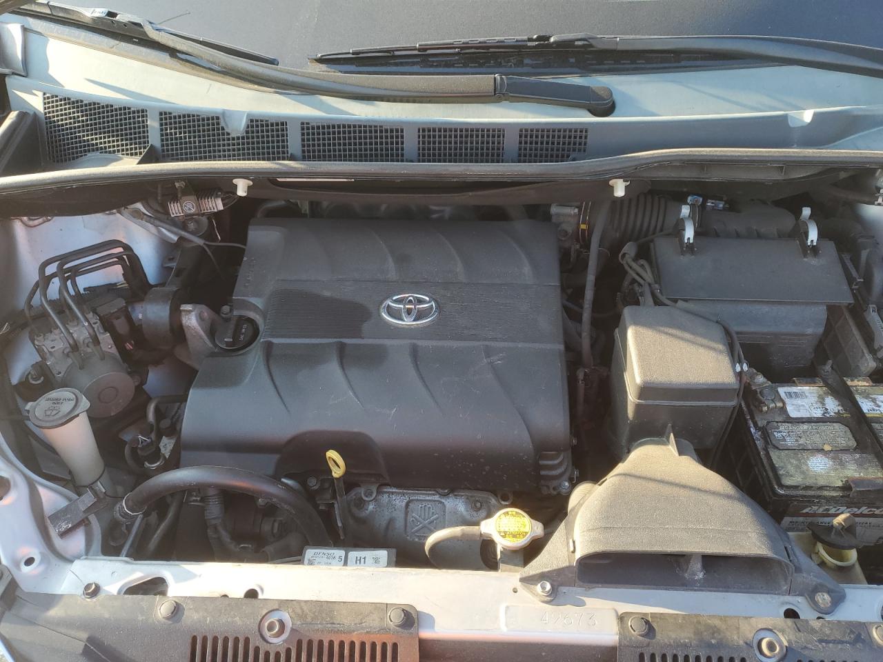 2012 Toyota Sienna - Image 12