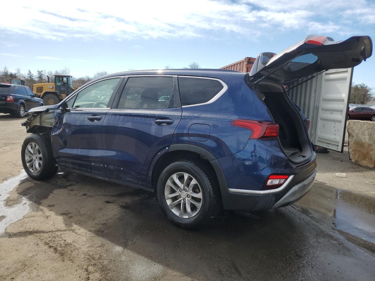 2019 Hyundai Santa Fe - Image 2