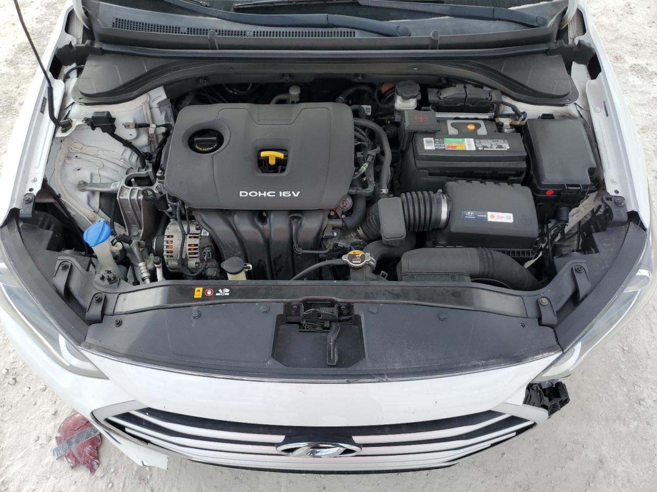 2018 Hyundai Elantra - Image 12