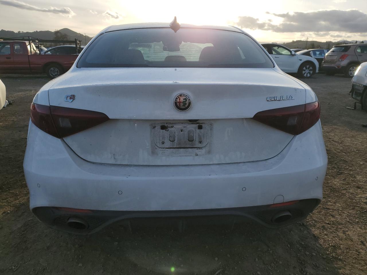2018 Alfa Romeo Giulia - Image 6