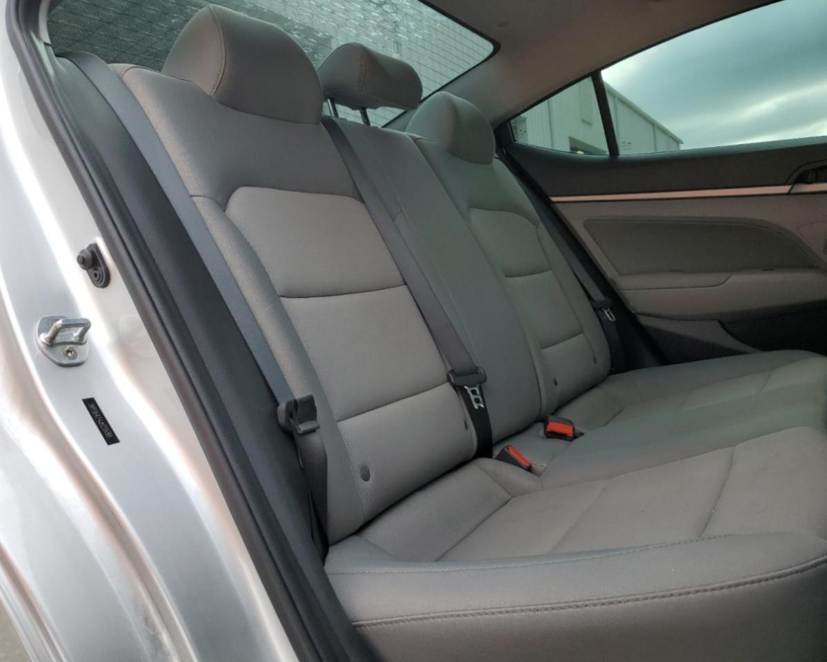 2018 Hyundai Elantra - Image 10