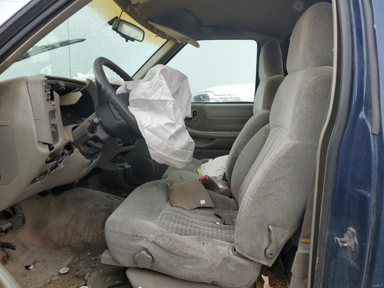 1999 Chevrolet S-10 Pickup - Image 7