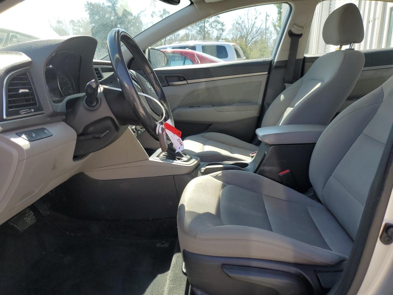 2018 Hyundai Elantra - Image 7