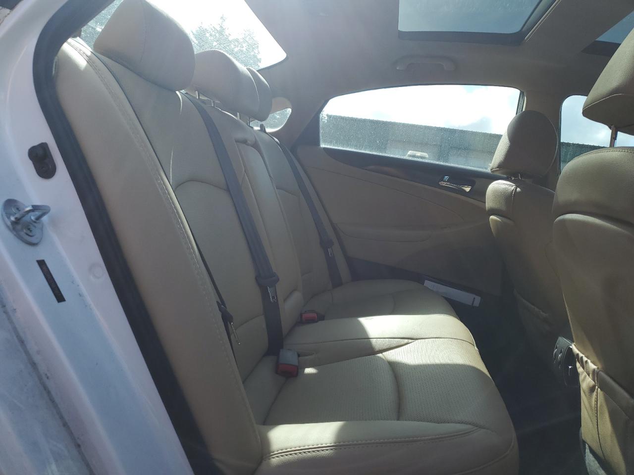 2014 Hyundai Sonata - Image 10