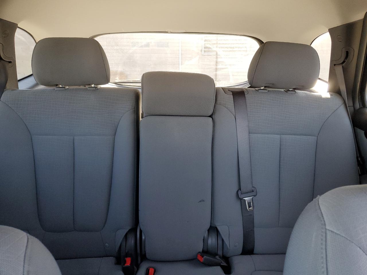 2010 Hyundai Santa Fe - Image 10
