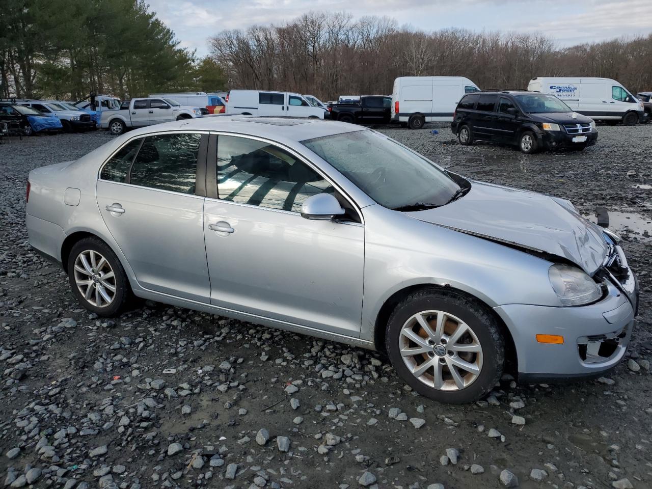 2010 Volkswagen Jetta - Image 4