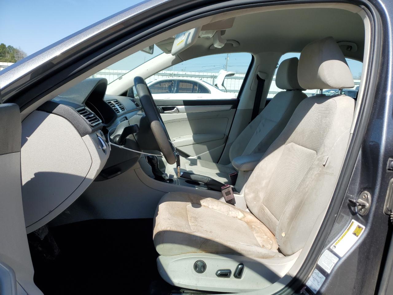 2018 Volkswagen Passat - Image 7