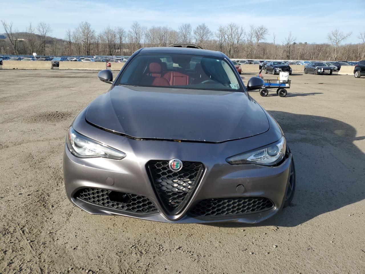 2019 Alfa Romeo Giulia - Image 5
