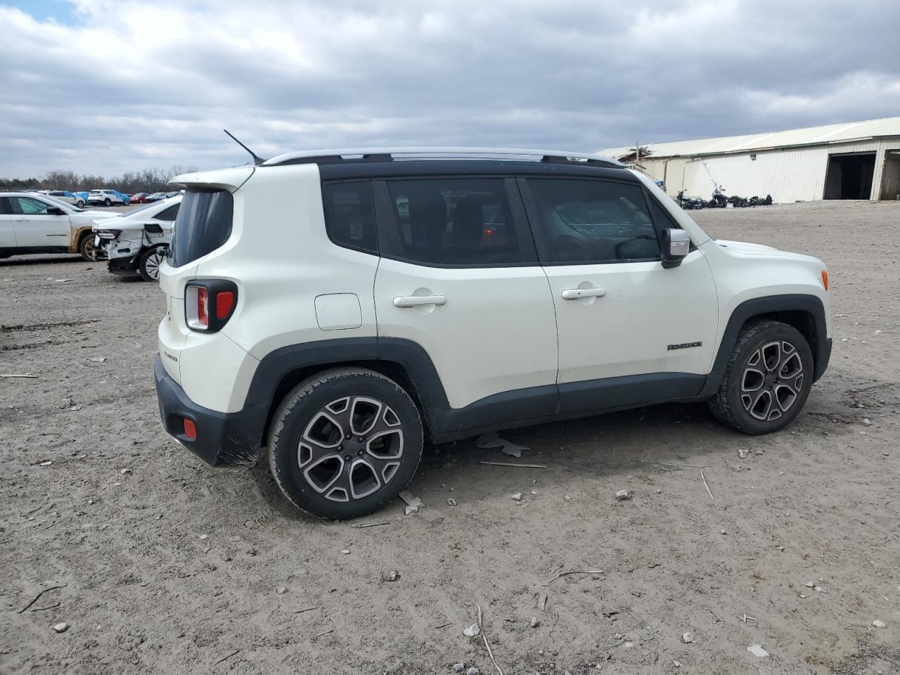 2016 Jeep Renegade - Image 3