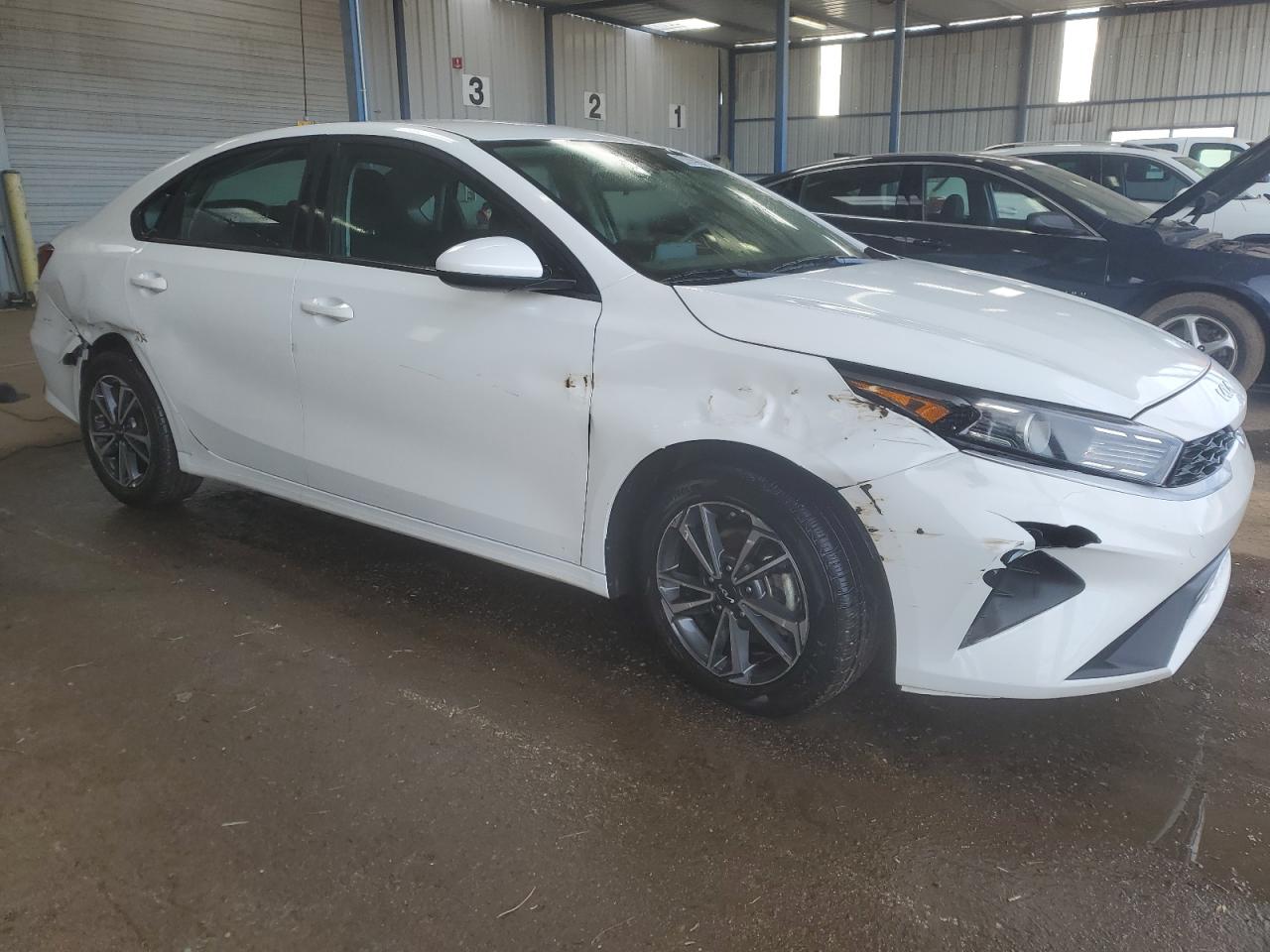 2024 Kia Forte - Image 4