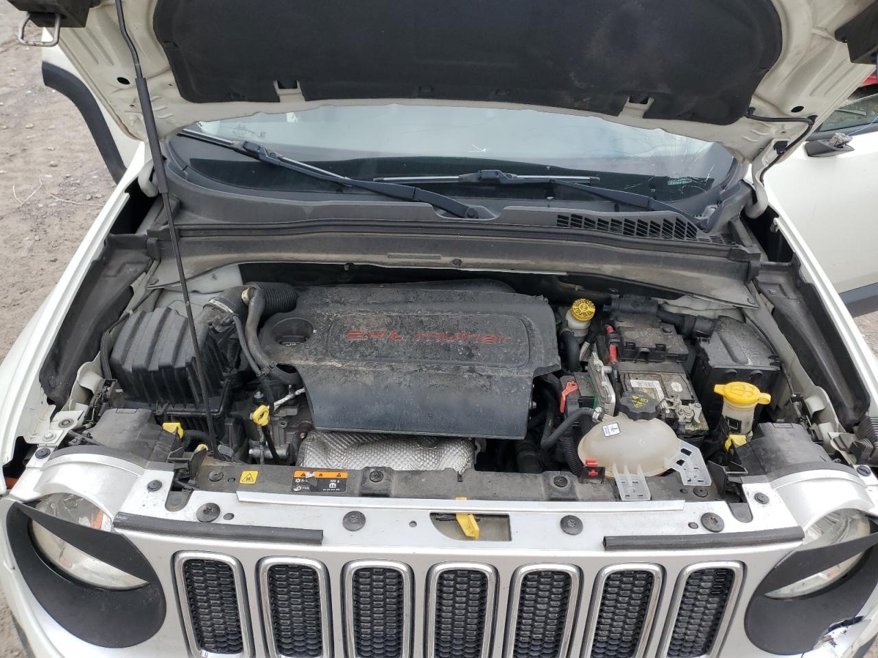2016 Jeep Renegade - Image 12