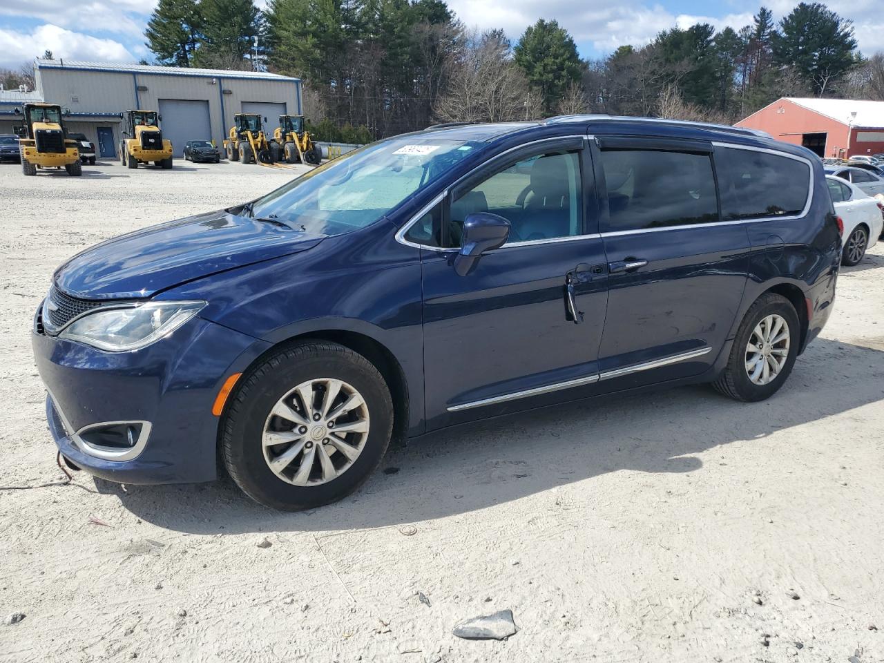 2018 Chrysler Pacifica Touring L for Sale in Mendon, MA - Front End