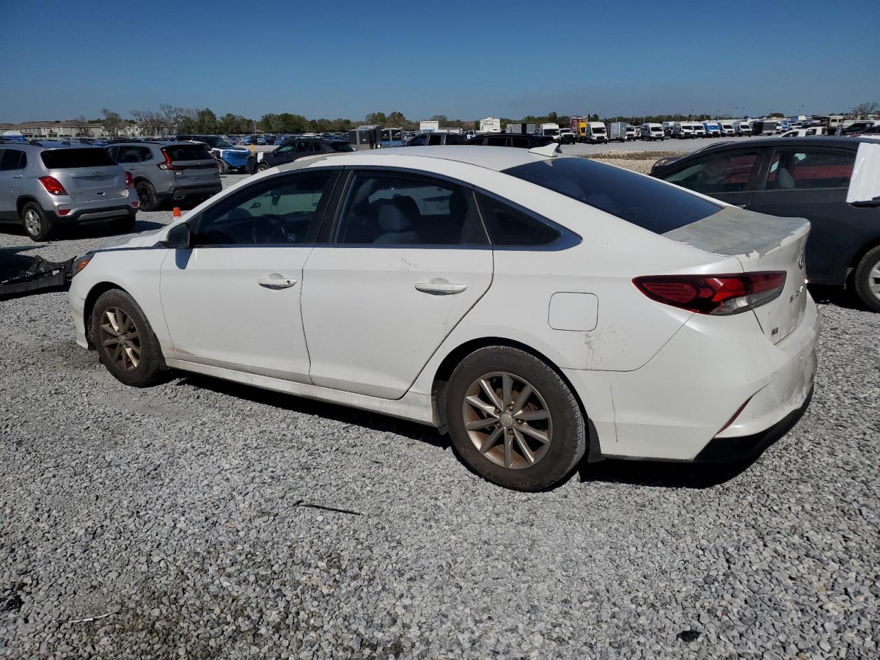 2018 Hyundai Sonata - Image 2