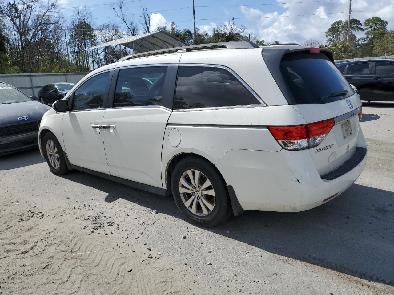2015 Honda Odyssey - Image 2