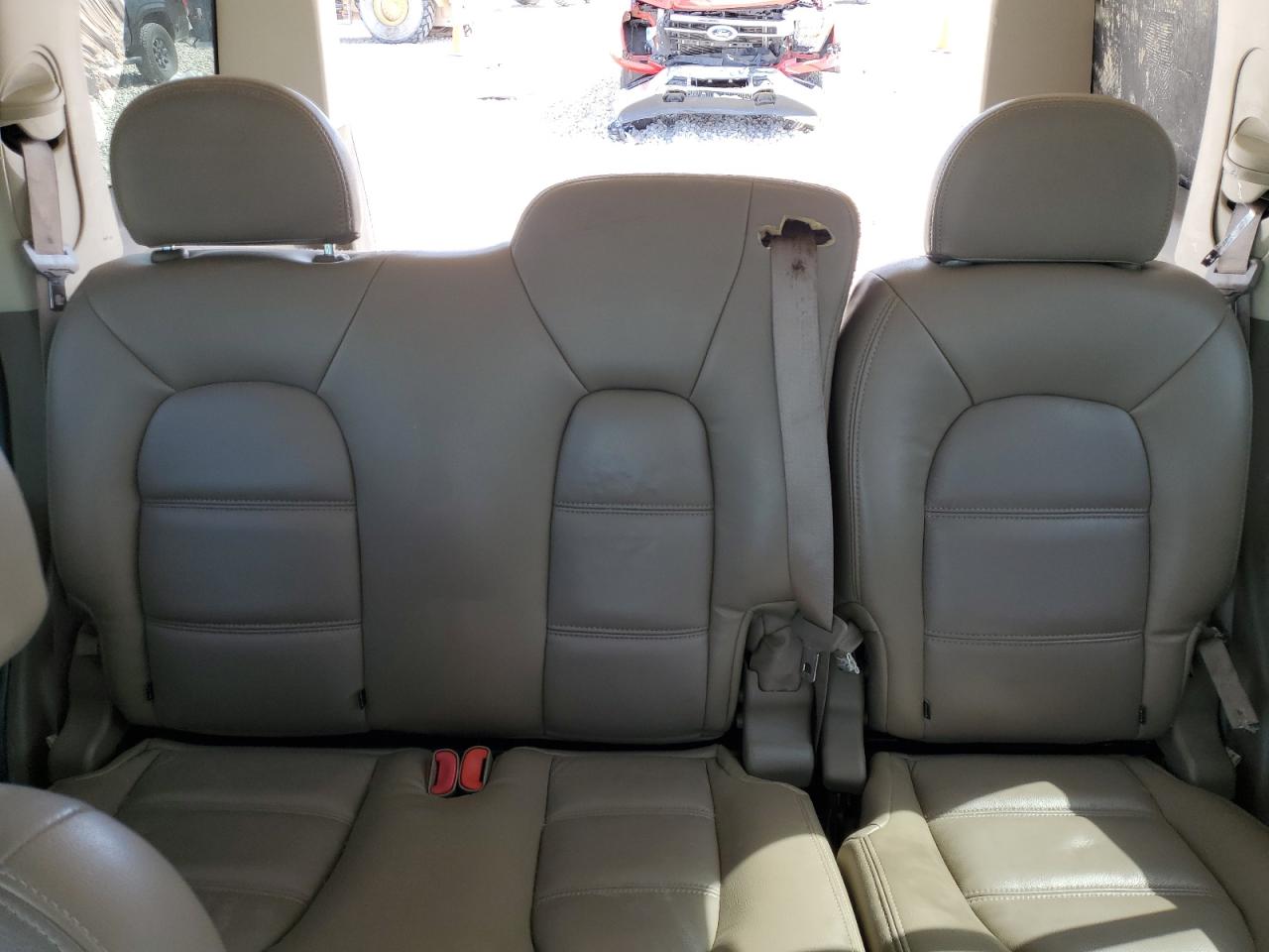 2005 Ford Explorer - Image 10
