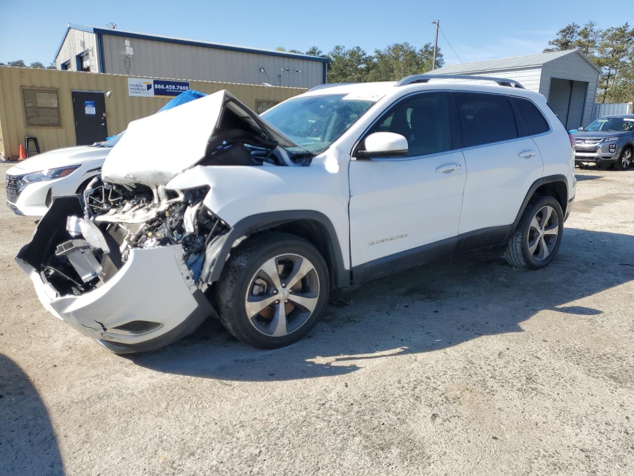 2020 Jeep Cherokee Limited for Sale in Ellenwood, GA - Front End