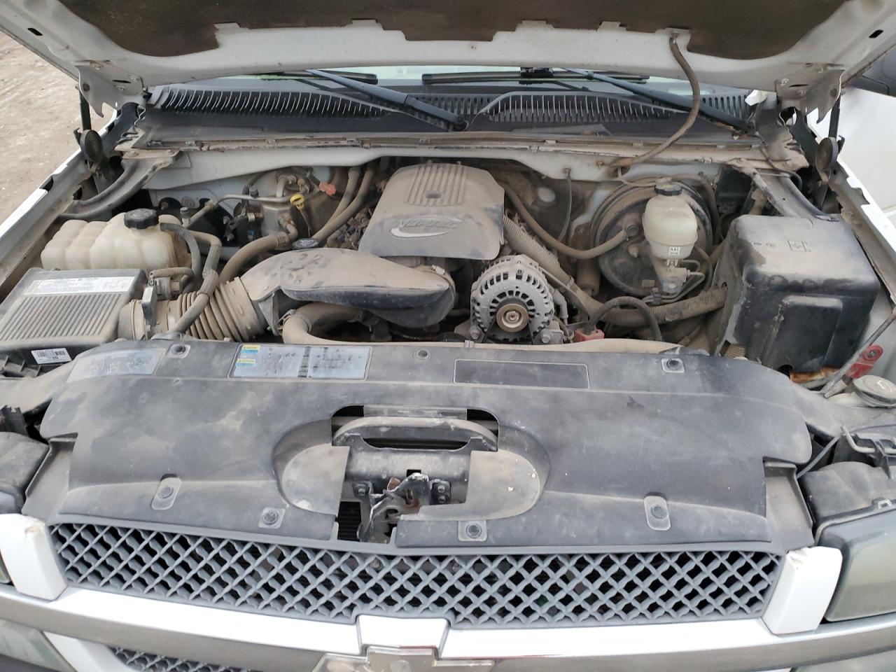2005 Chevrolet Silverado - Image 11