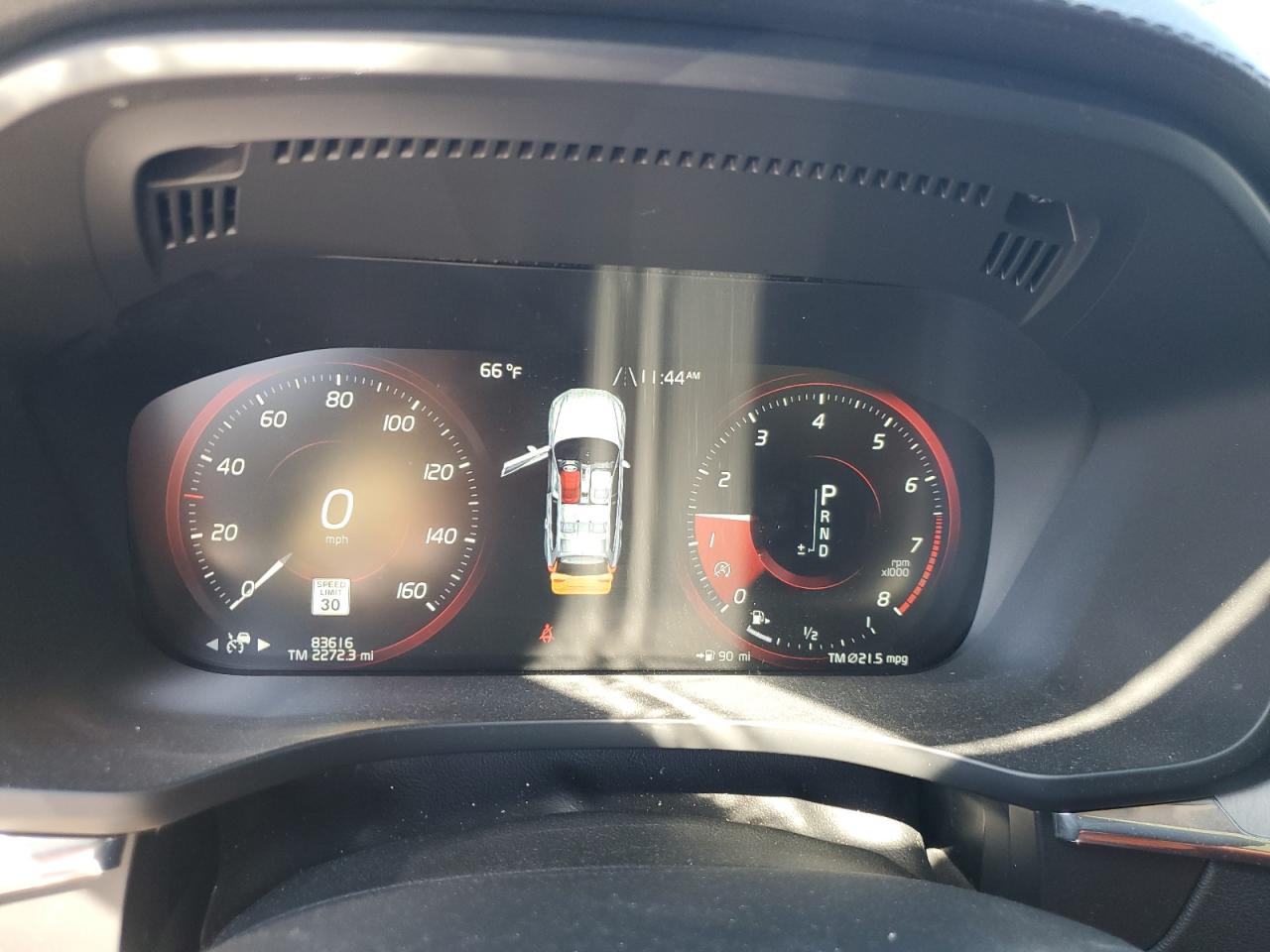 2018 Volvo XC60 - Image 9
