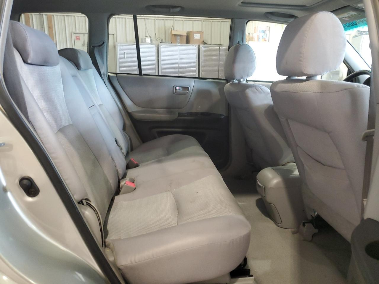 2005 Toyota Highlander - Image 11
