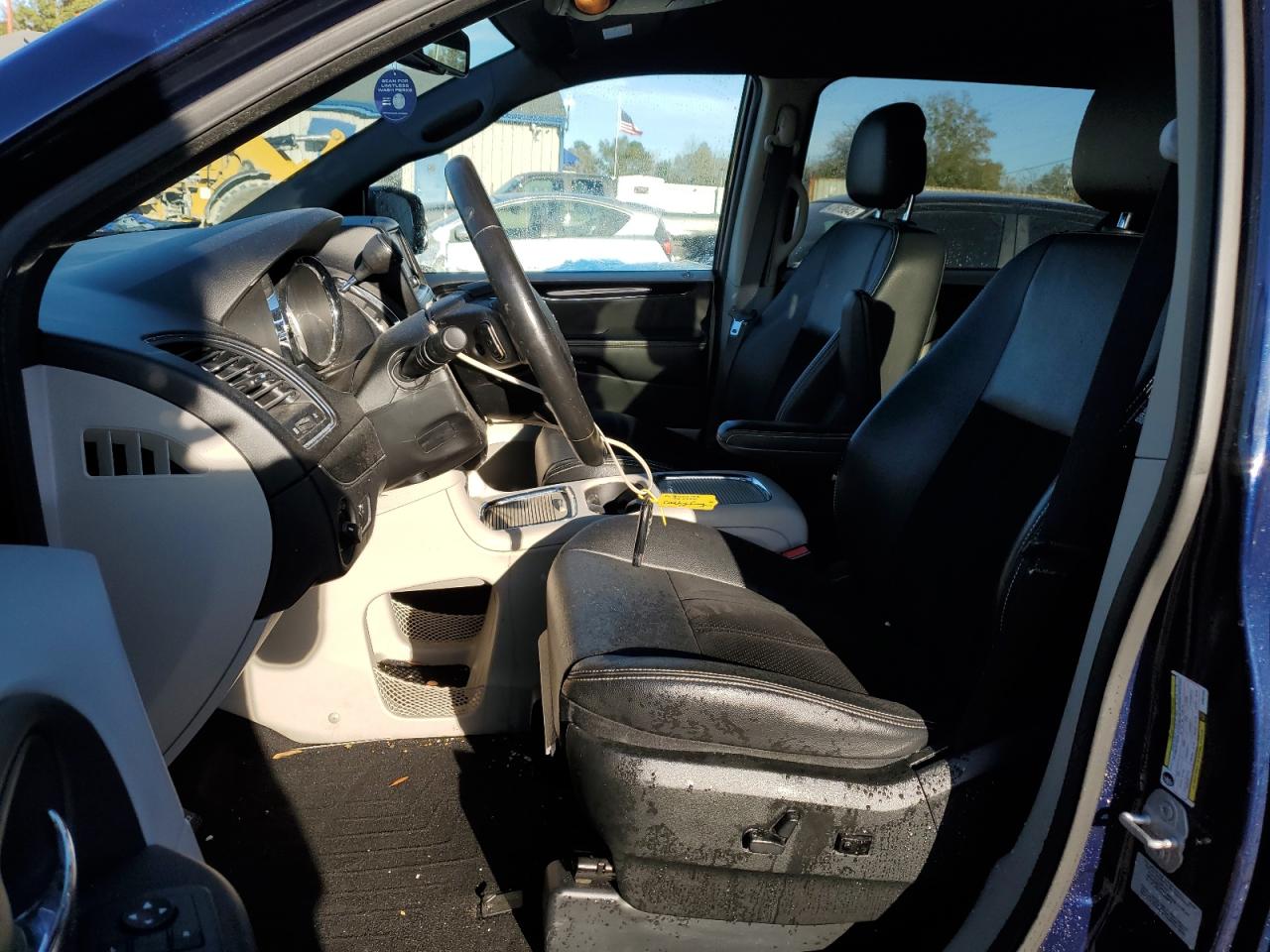 2017 Dodge Caravan - Image 7