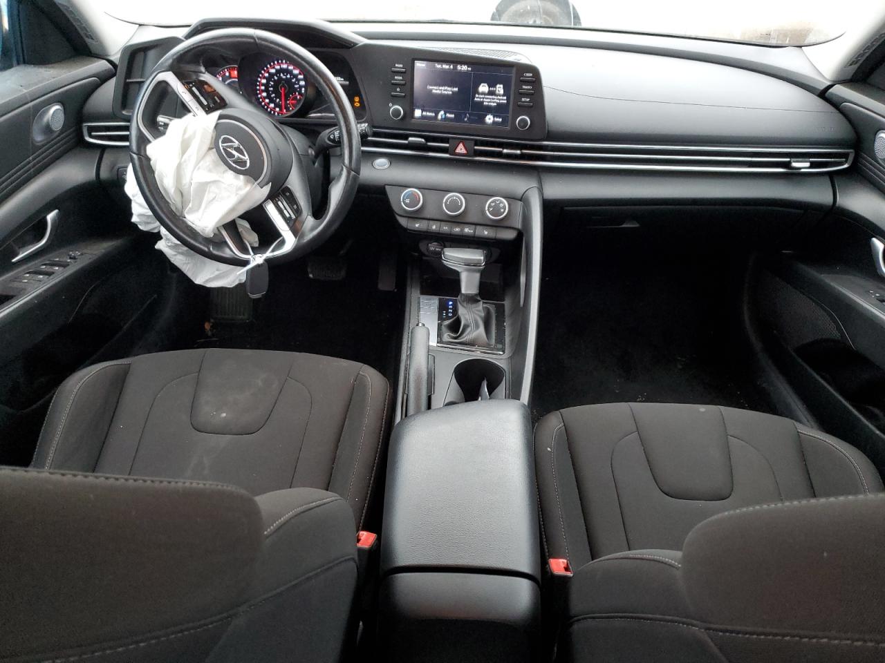 2022 Hyundai Elantra - Image 8