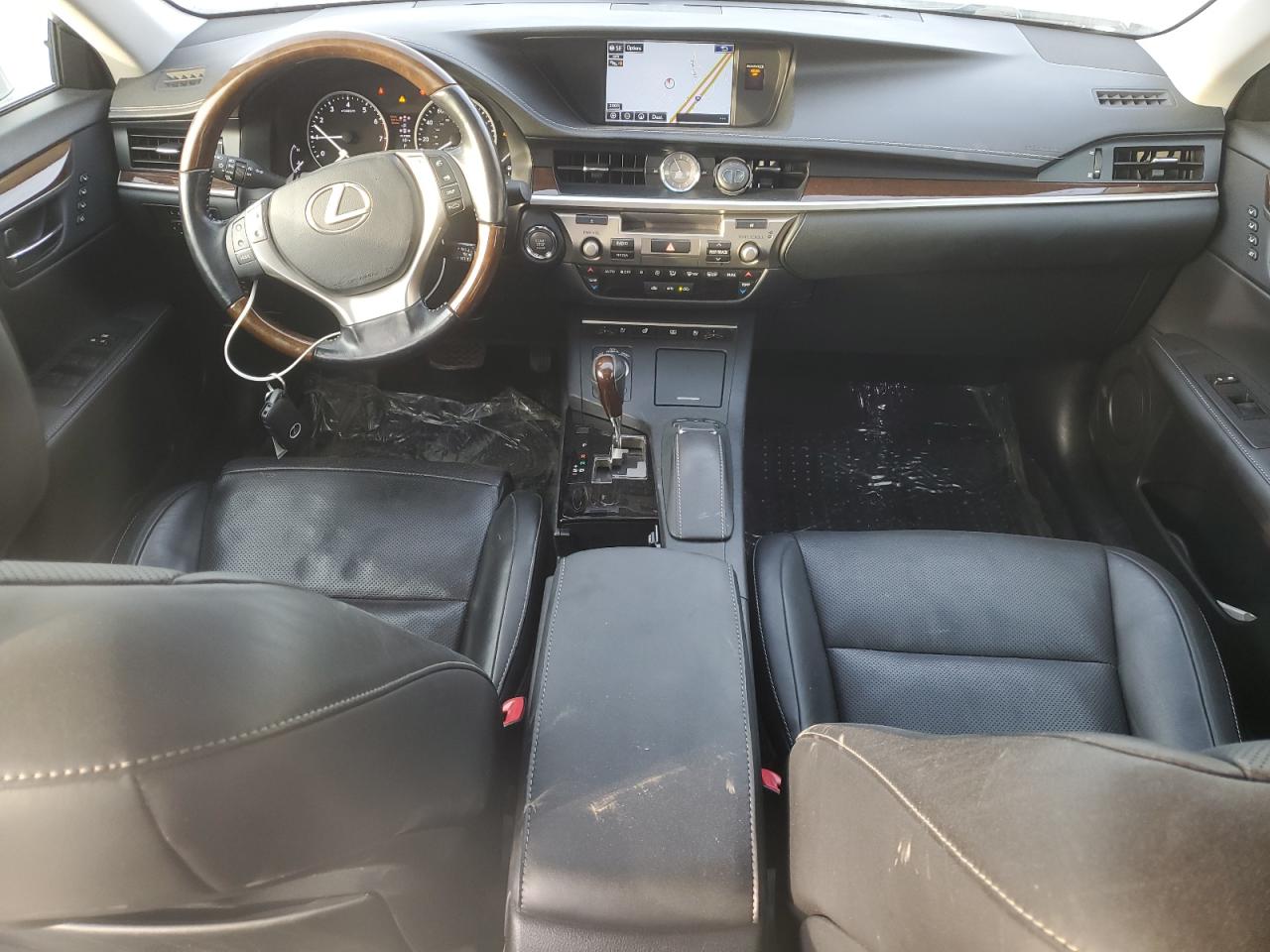 2015 Lexus ES - Image 8