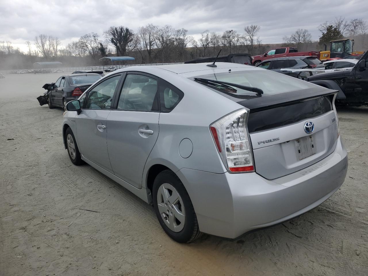 2011 Toyota Prius - Image 2