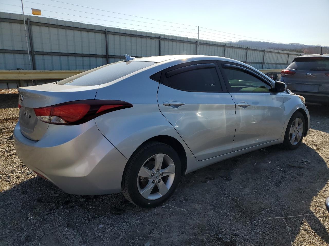2012 Hyundai Elantra - Image 3