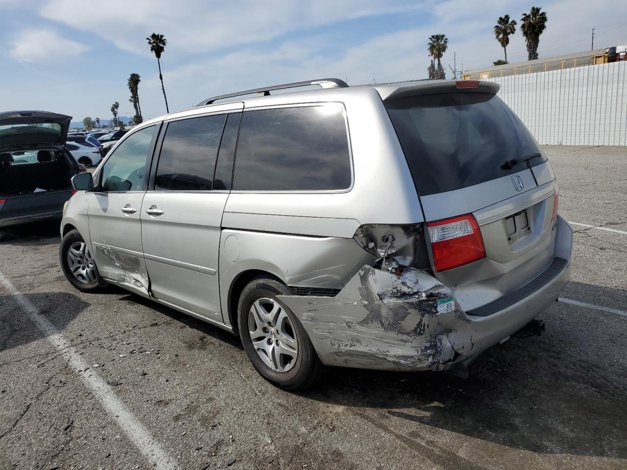 2005 Honda Odyssey - Image 2