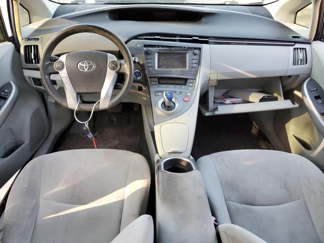 2012 Toyota Prius - Image 8