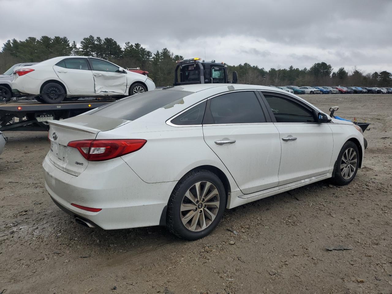 2015 Hyundai Sonata - Image 3