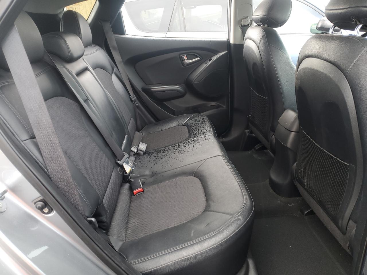 2011 Hyundai Tucson - Image 12