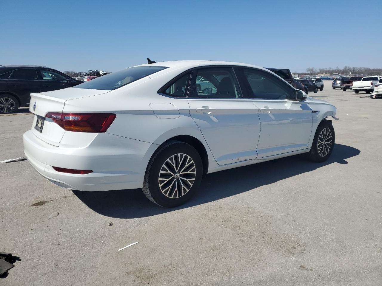 2019 Volkswagen Jetta - Image 3