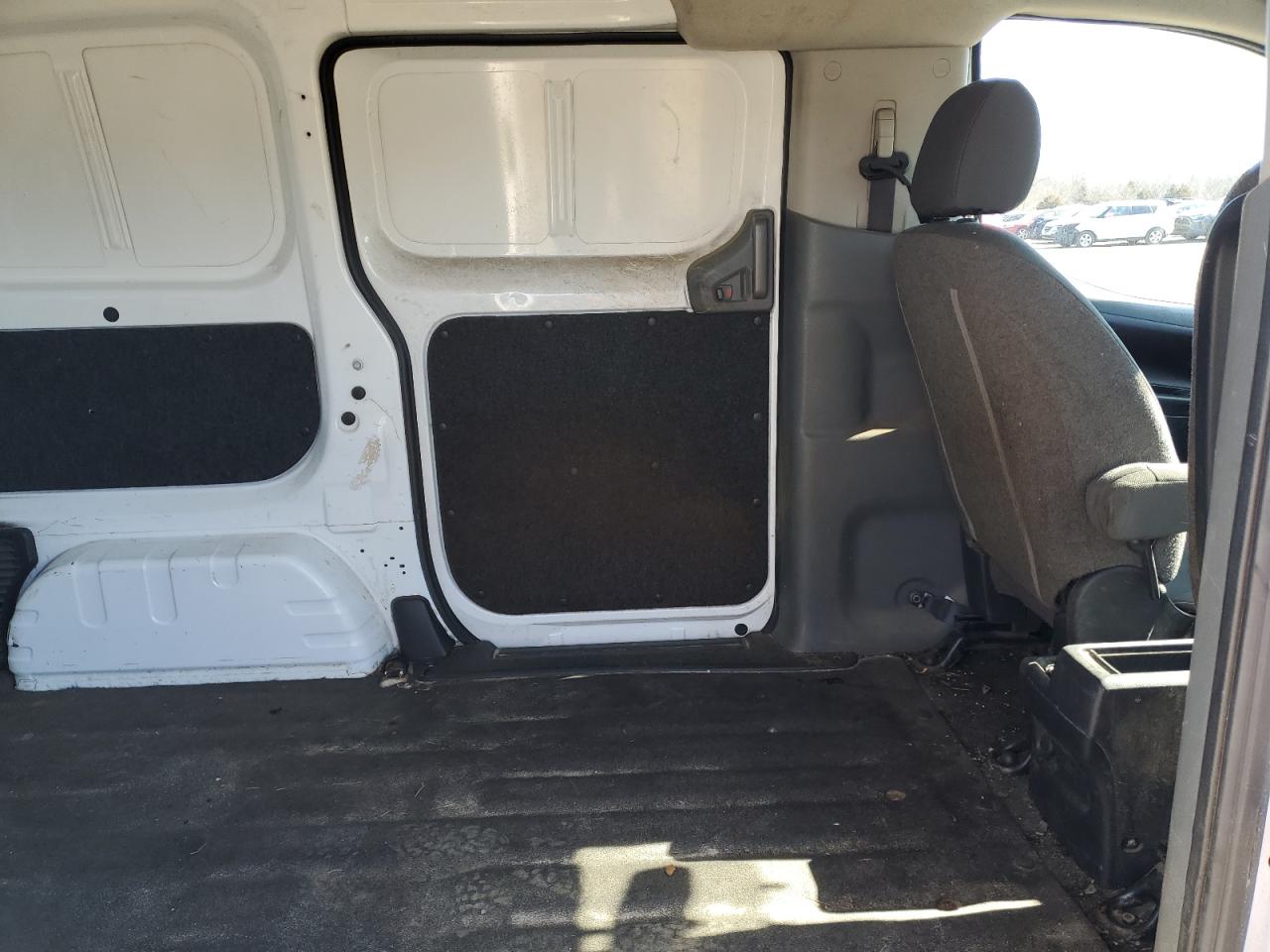 2014 Nissan NV - Image 11