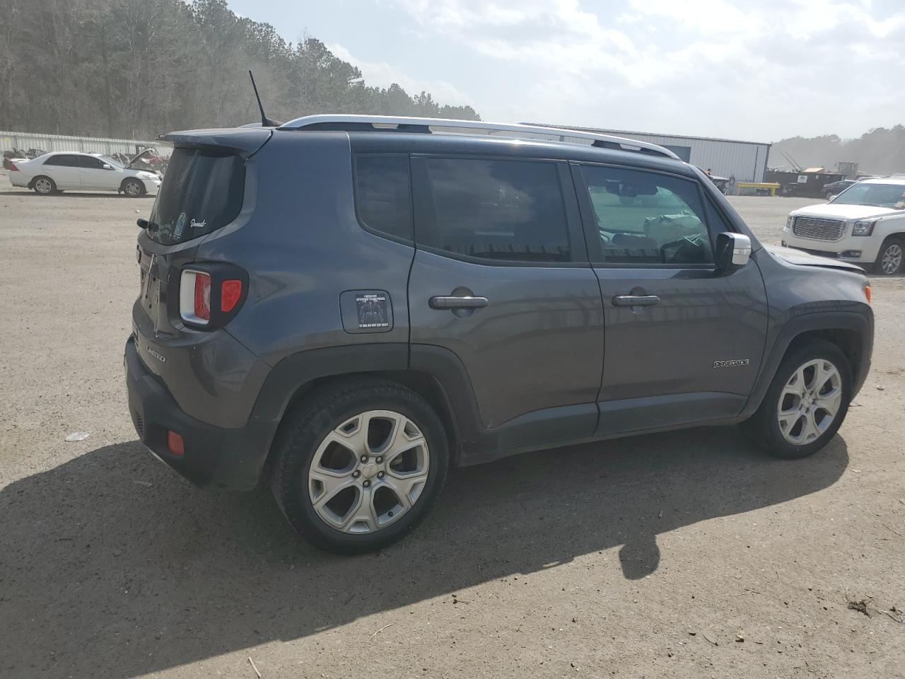 2018 Jeep Renegade - Image 3