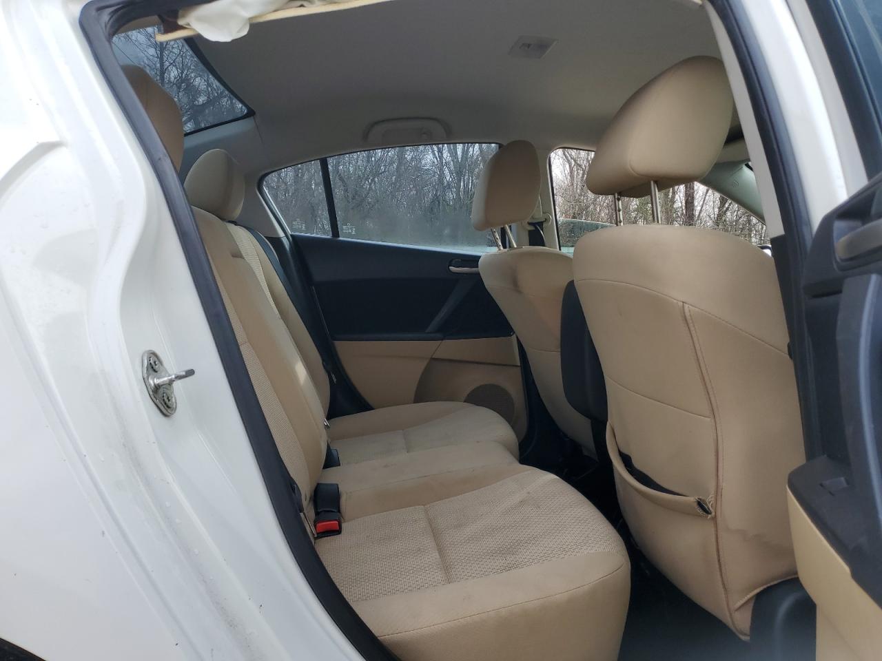 2010 Mazda 3 - Image 10