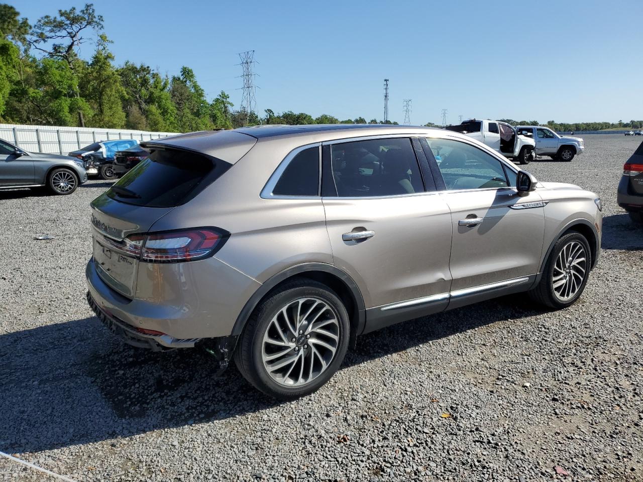 2019 Lincoln Nautilus - Image 3