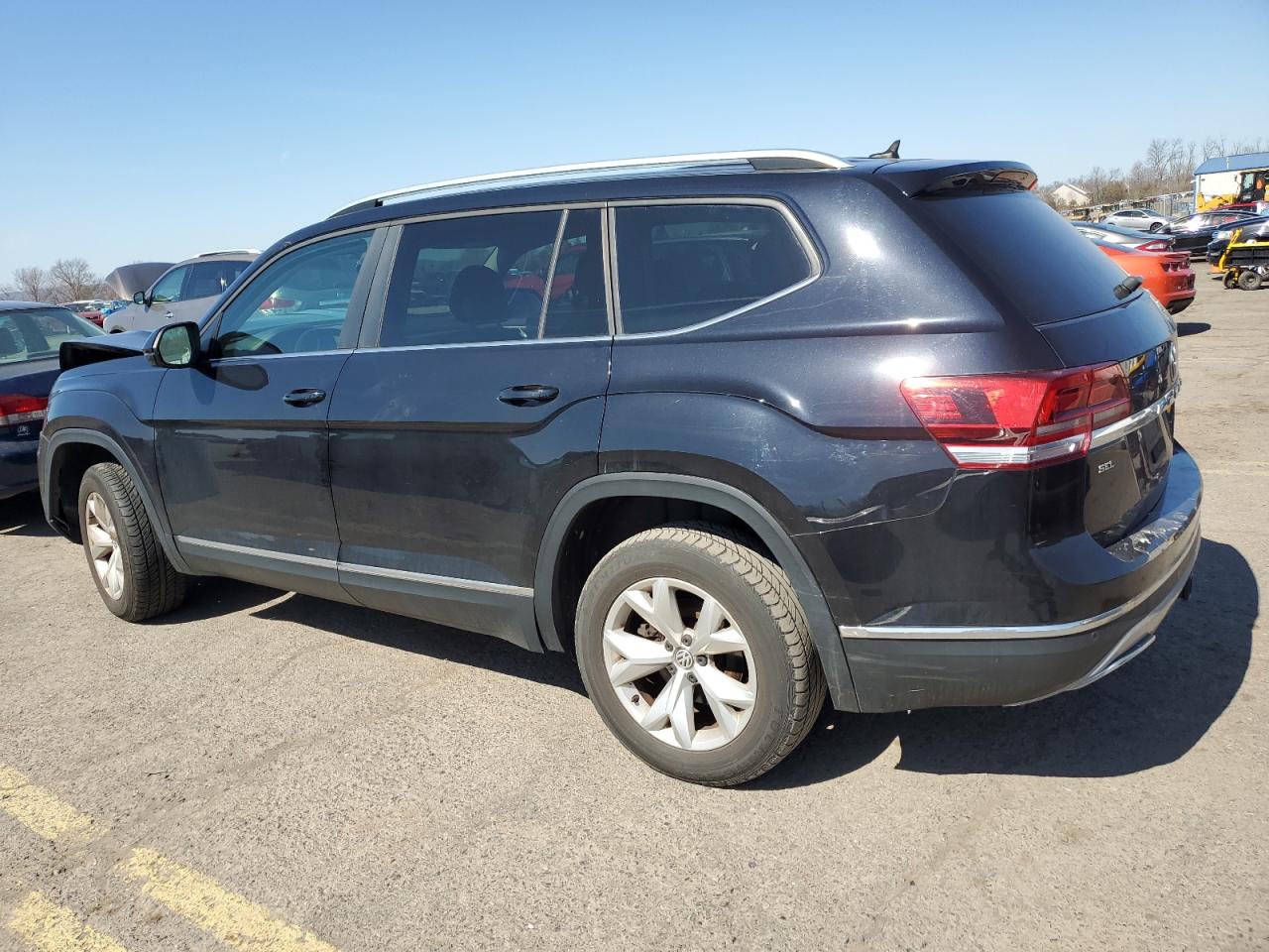 2018 Volkswagen Atlas - Image 2
