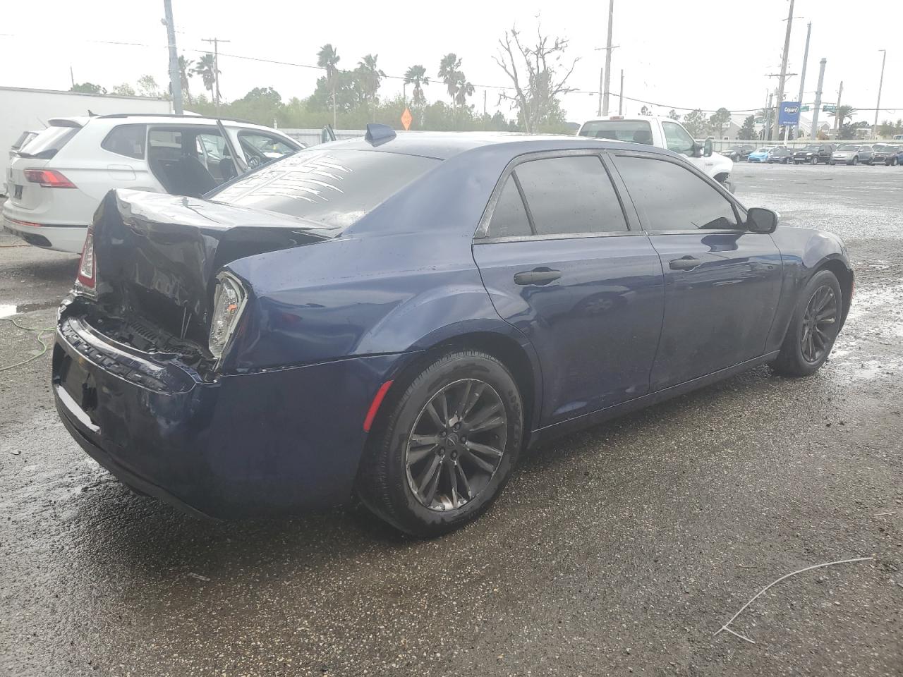 2015 Chrysler 300 - Image 3